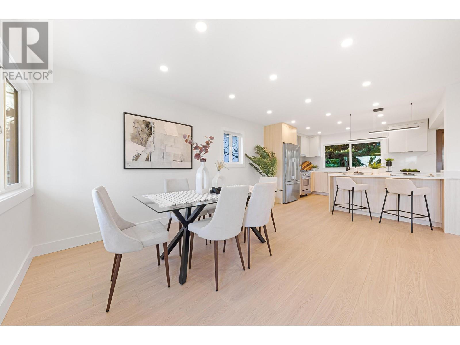 1225 Cloverley Street, North Vancouver, British Columbia  V7L 1N7 - Photo 3 - R2988821