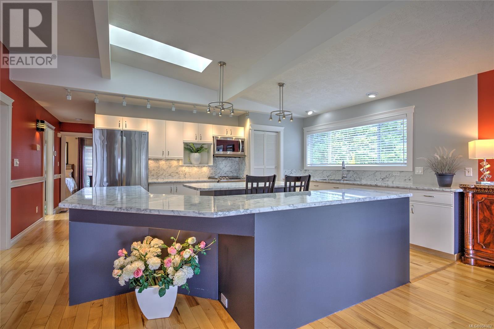 Property at 412 Scholey Cres image 5