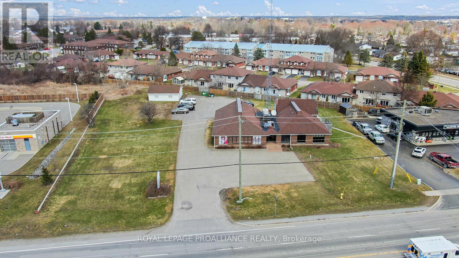 601 Stewart Boulevard, Brockville, Ontario  K6V 6Z6 - Photo 2 - X12073576