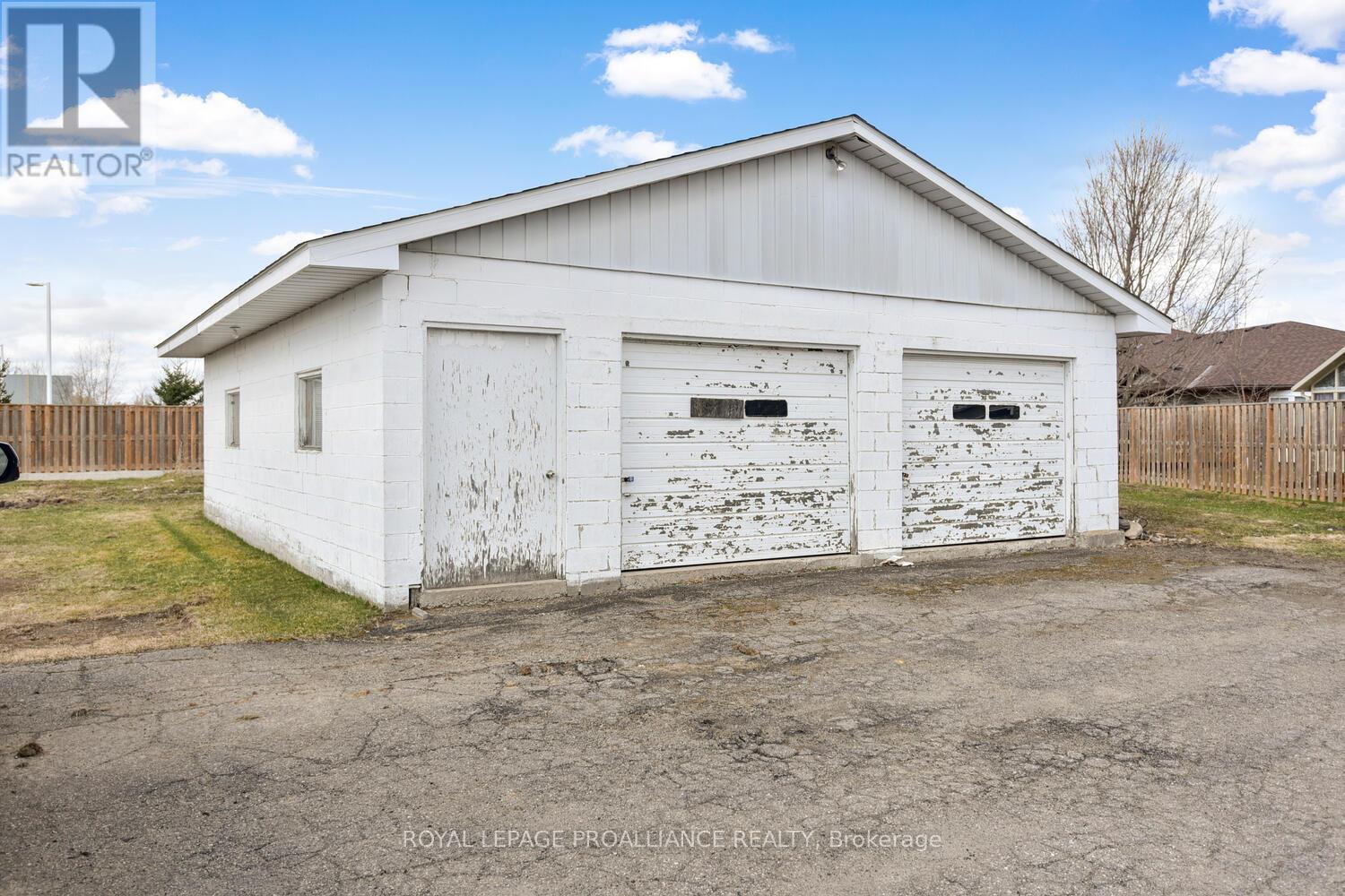 601 Stewart Boulevard, Brockville, Ontario  K6V 6Z6 - Photo 21 - X12073576