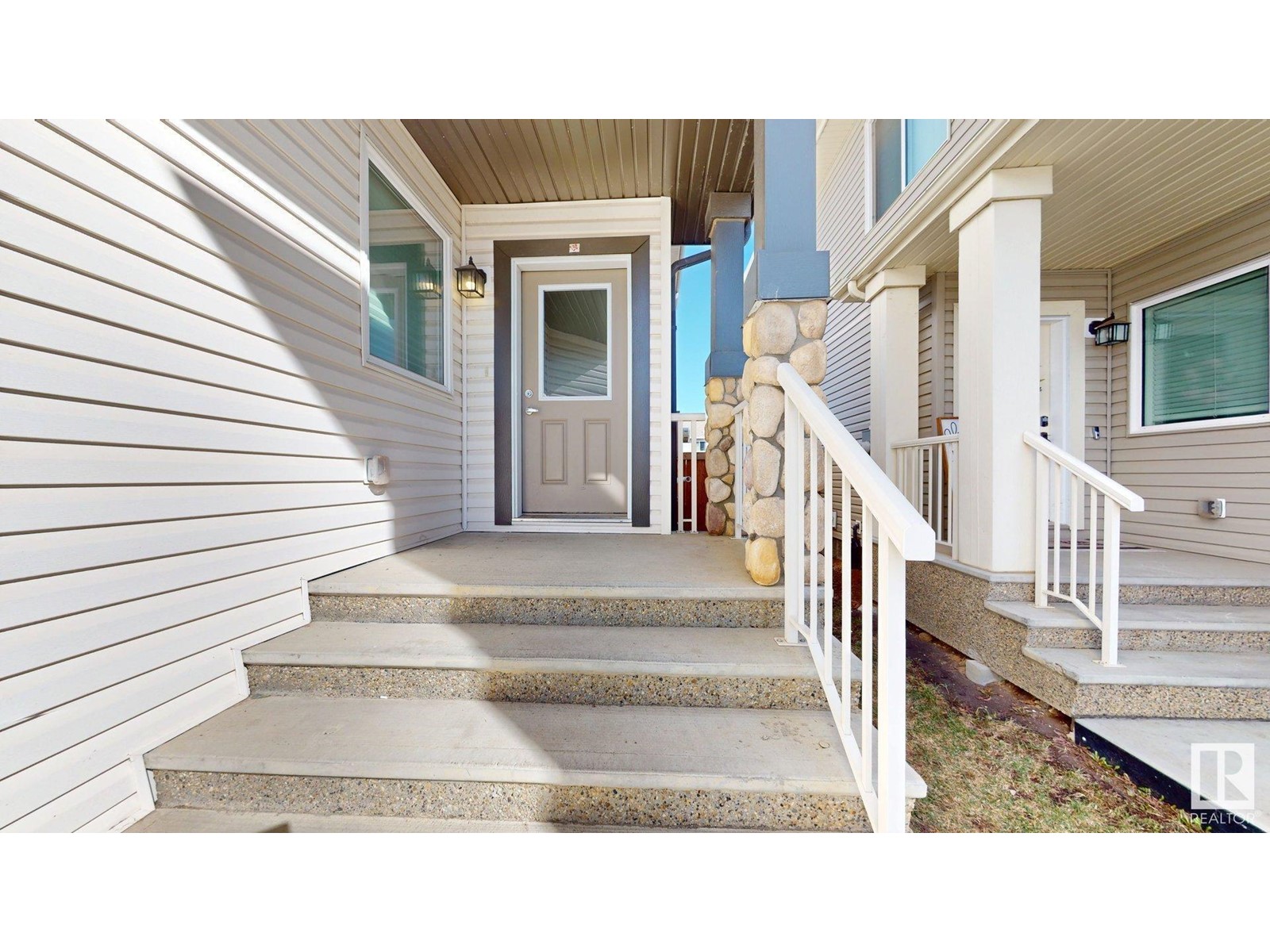1408 25 Av Nw, Edmonton, Alberta  T6T 2E2 - Photo 2 - E4429962