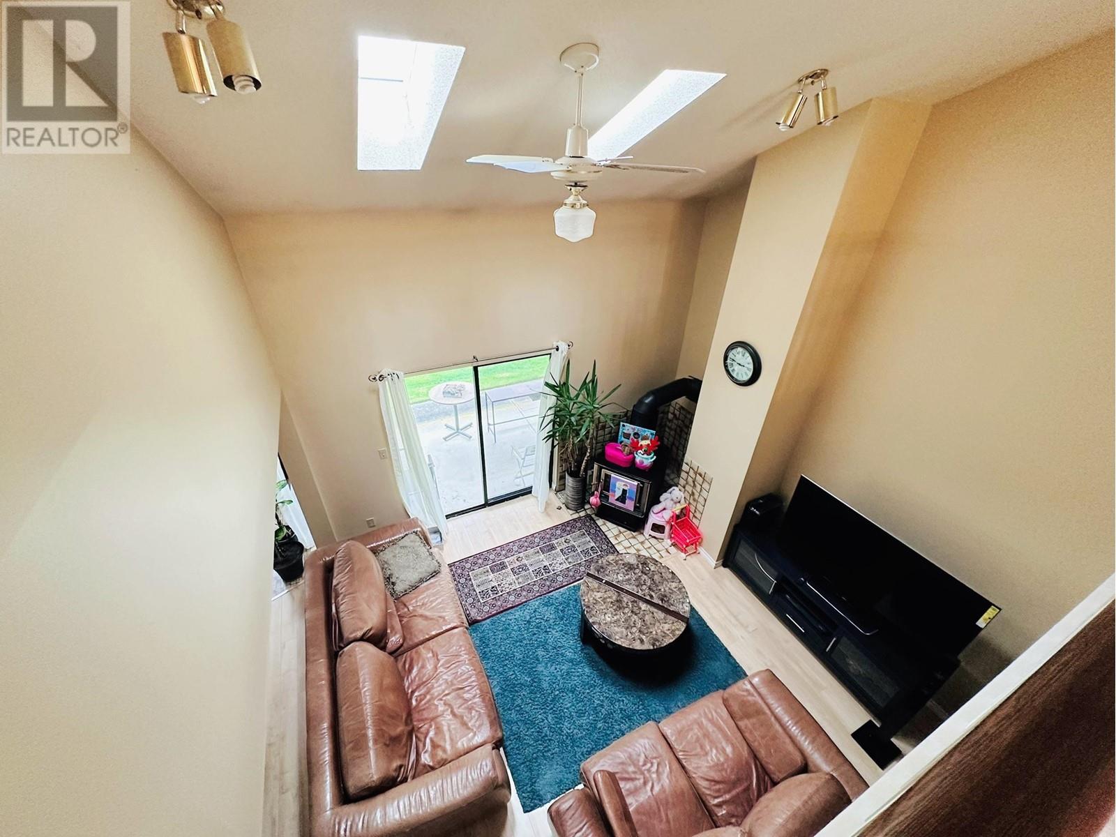 Listing Picture 11 of 16 : 3320 BARMOND AVENUE, Richmond / 烈治文 - 魯藝地產 Yvonne Lu Group - MLS Medallion Club Member