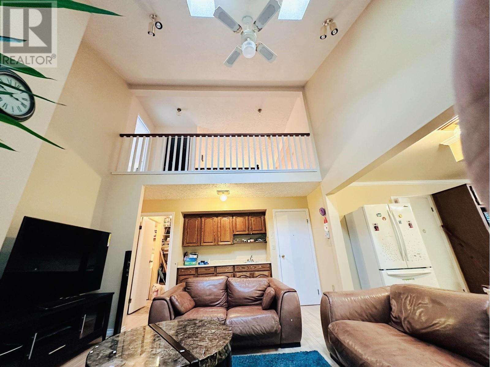 Listing Picture 12 of 16 : 3320 BARMOND AVENUE, Richmond / 烈治文 - 魯藝地產 Yvonne Lu Group - MLS Medallion Club Member