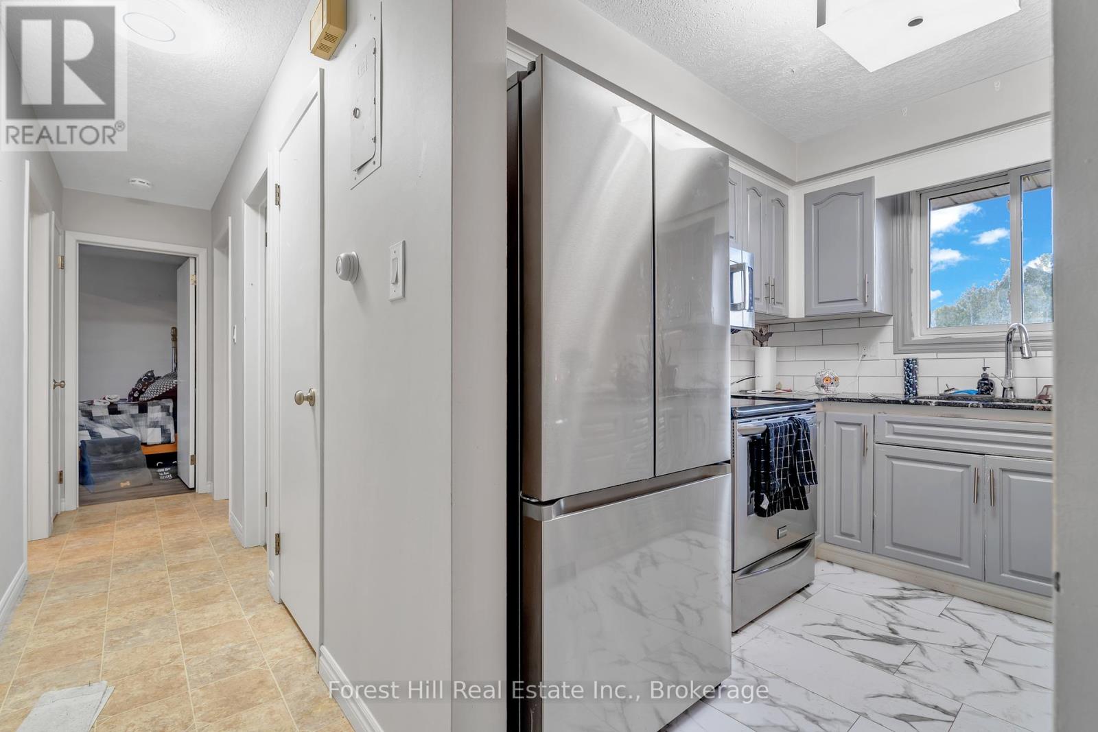 35 Shaftsbury Drive, Kitchener, Ontario  N2A 1N4 - Photo 15 - X12073669