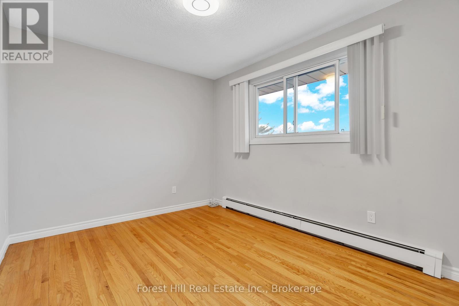 35 Shaftsbury Drive, Kitchener, Ontario  N2A 1N4 - Photo 18 - X12073669