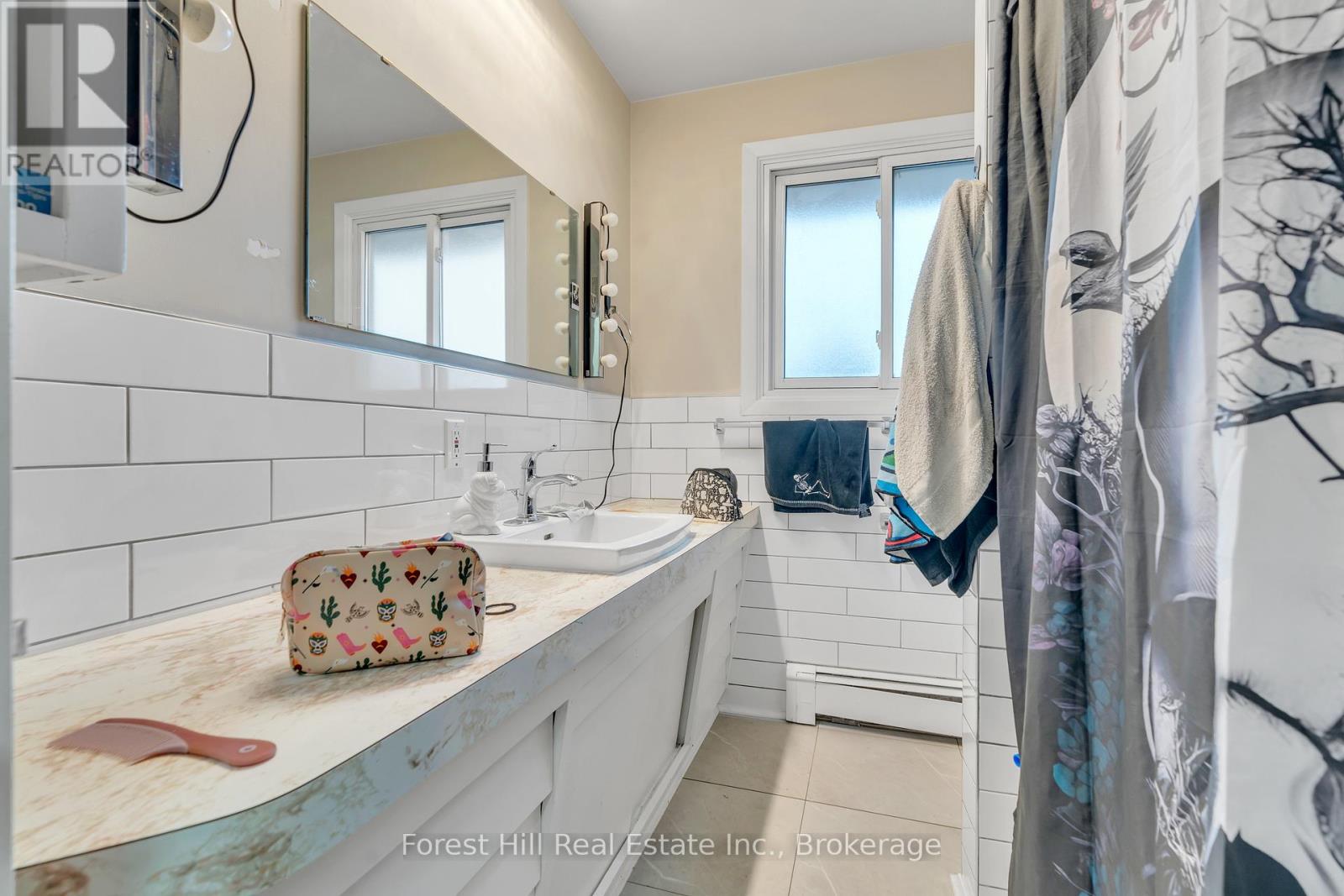 35 Shaftsbury Drive, Kitchener, Ontario  N2A 1N4 - Photo 19 - X12073669