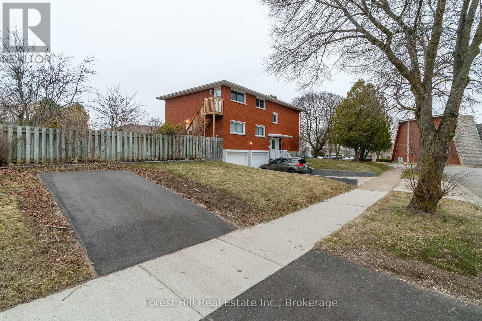 35 Shaftsbury Drive, Kitchener, Ontario  N2A 1N4 - Photo 34 - X12073669