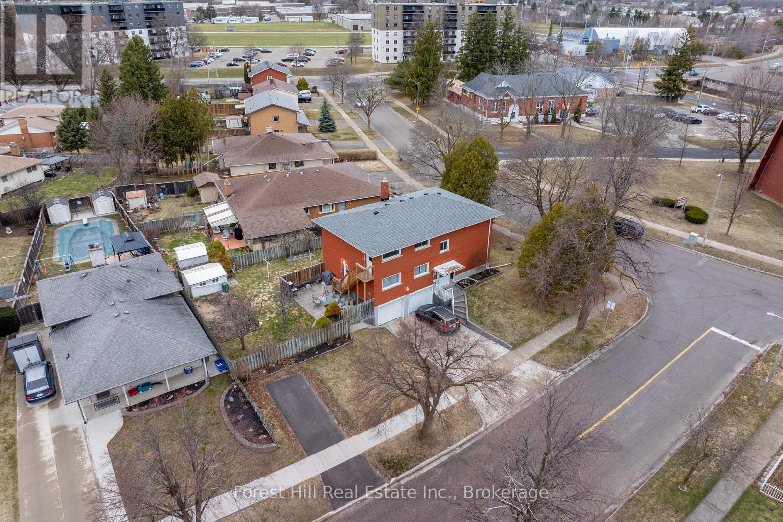 35 Shaftsbury Drive, Kitchener, Ontario  N2A 1N4 - Photo 36 - X12073669