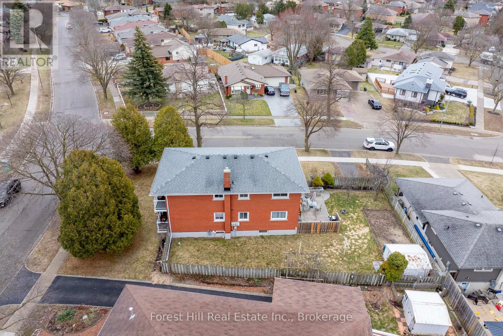 35 Shaftsbury Drive, Kitchener, Ontario  N2A 1N4 - Photo 38 - X12073669
