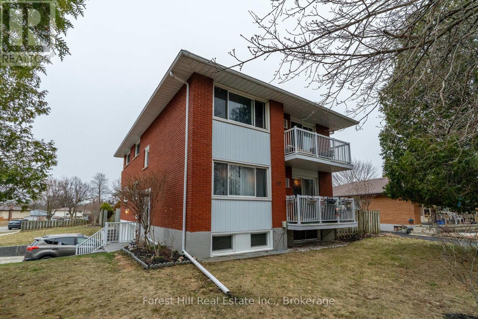 Property at 35 SHAFTSBURY DRIVE image 5