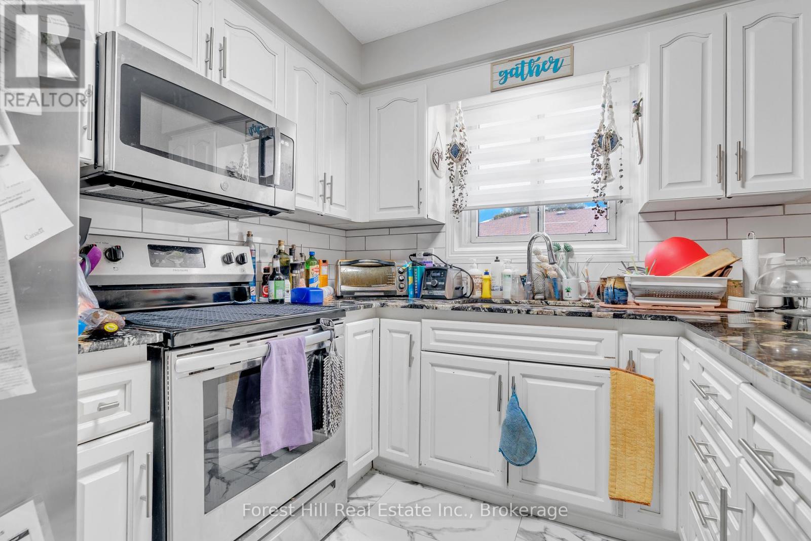 35 Shaftsbury Drive, Kitchener, Ontario  N2A 1N4 - Photo 8 - X12073669