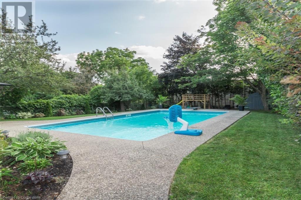 1142 STANLEY Drive, Burlington, Ontario
