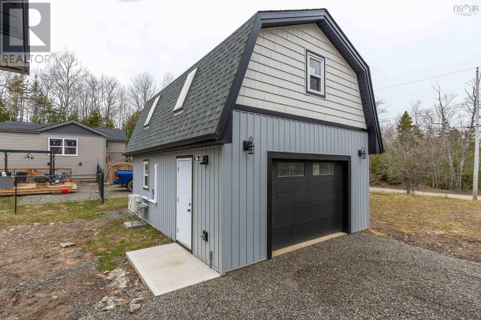 Property at 9 Sleepy Hollow Lane image 4