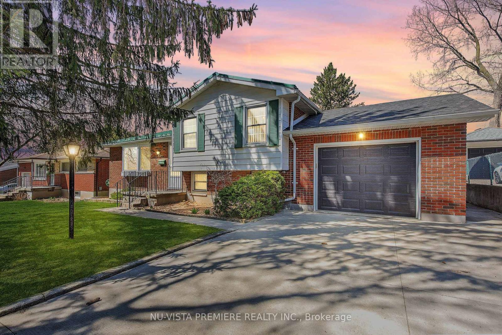450 Three Valleys Crescent, London South, Ontario  N5Z 3E7 - Photo 1 - X12073662