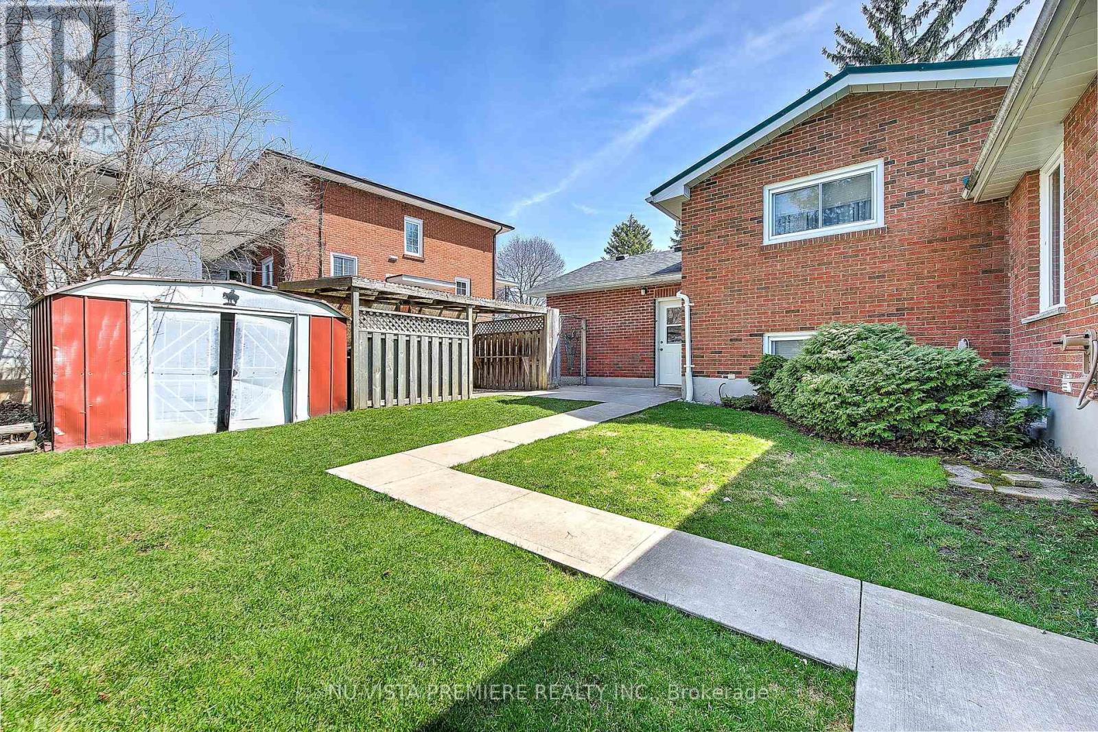Photo 27 of 33 for 450 Three Valleys Crescent