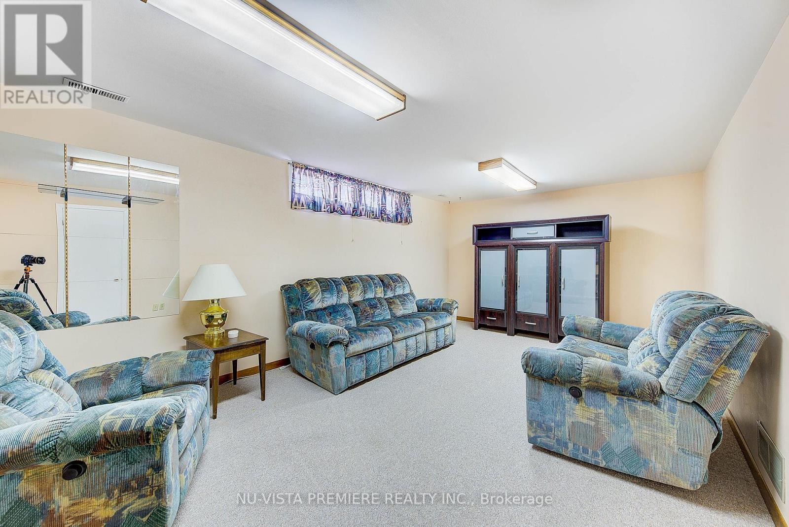 450 Three Valleys Crescent, London South, Ontario  N5Z 3E7 - Photo 18 - X12073662