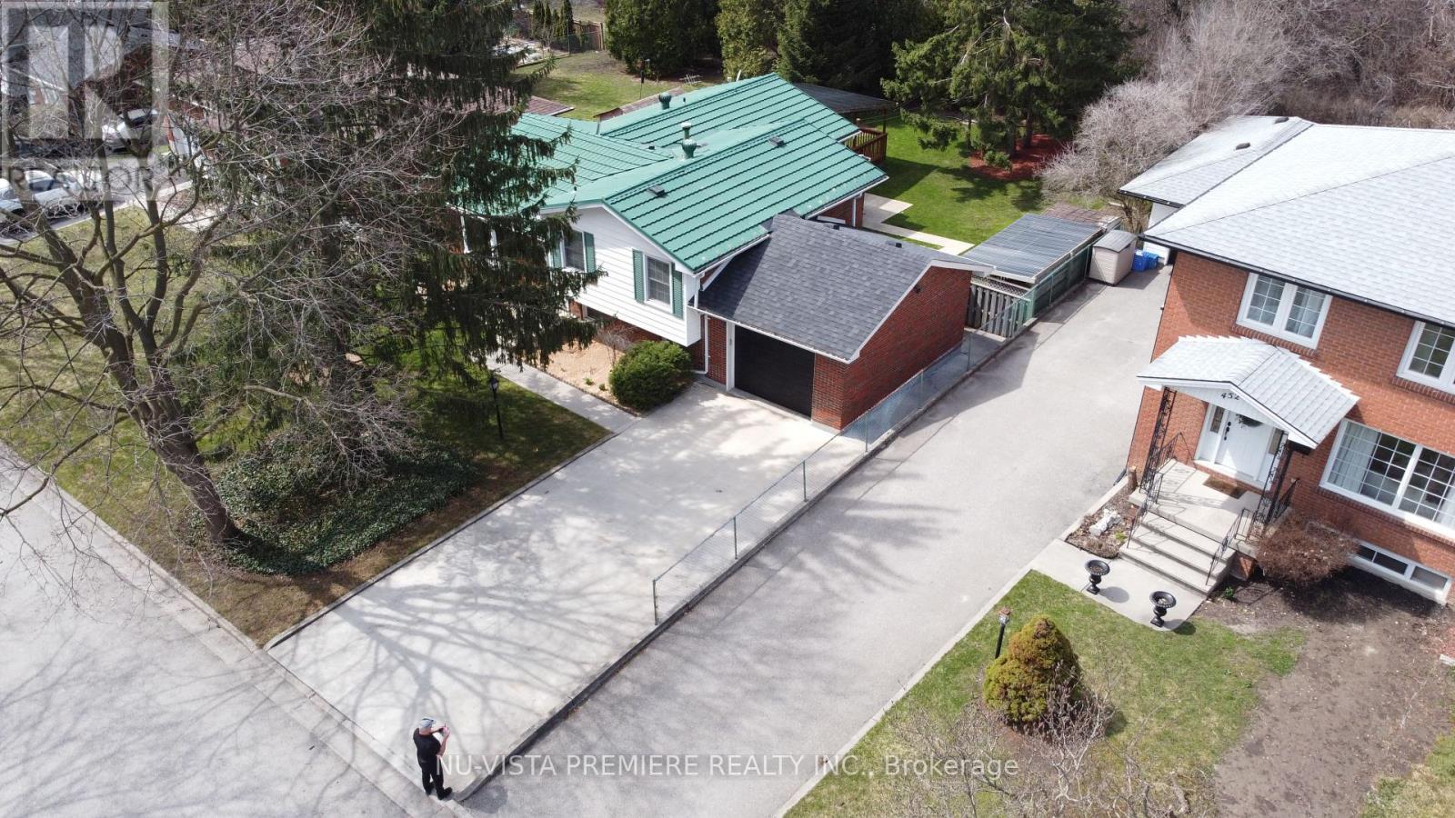450 Three Valleys Crescent, London South, Ontario  N5Z 3E7 - Photo 33 - X12073662