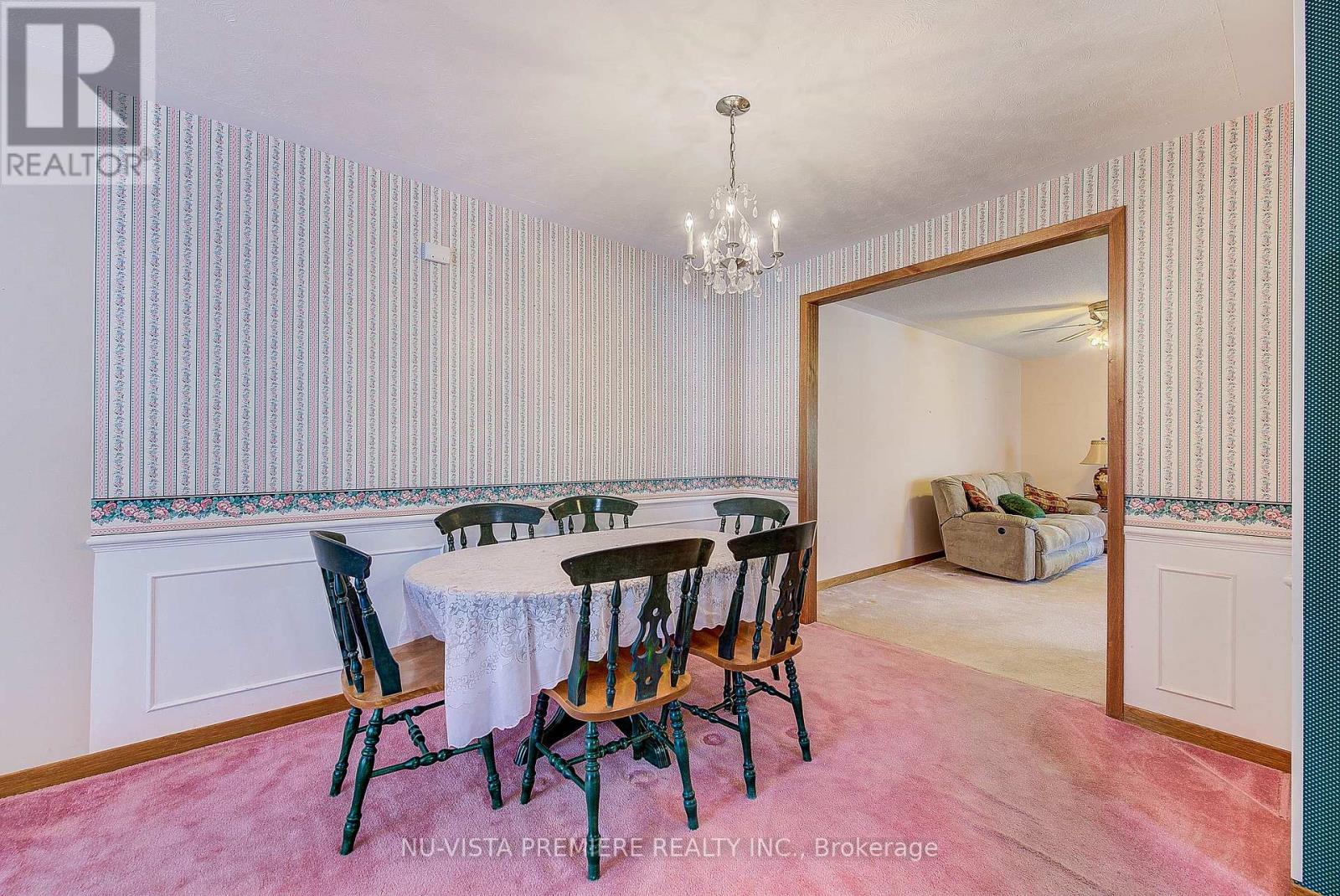 450 Three Valleys Crescent, London South, Ontario  N5Z 3E7 - Photo 4 - X12073662