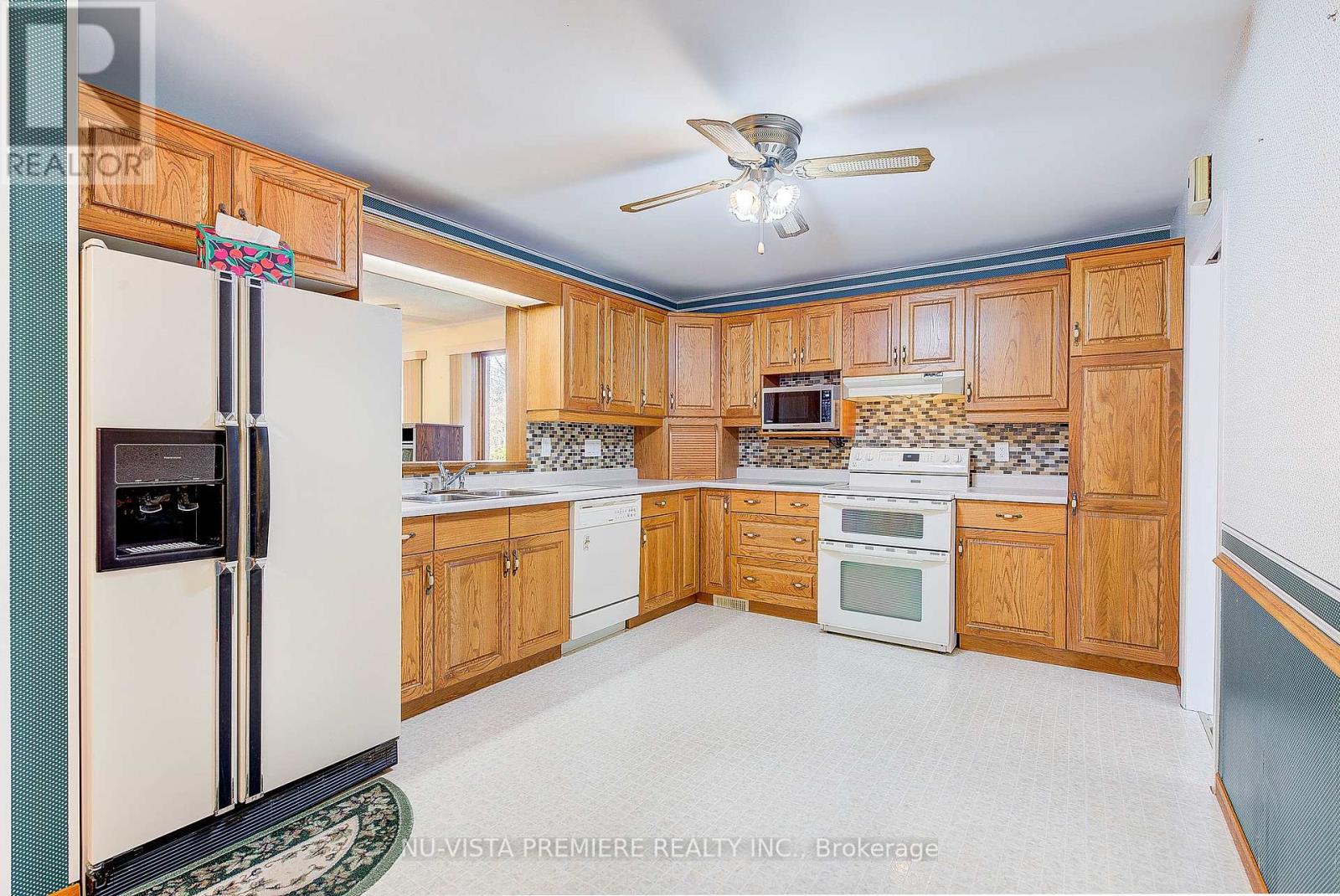450 Three Valleys Crescent, London South, Ontario  N5Z 3E7 - Photo 5 - X12073662