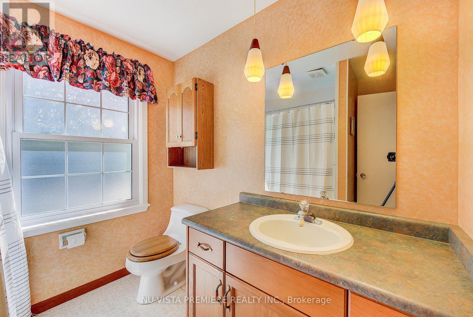 450 Three Valleys Crescent, London South, Ontario  N5Z 3E7 - Photo 9 - X12073662