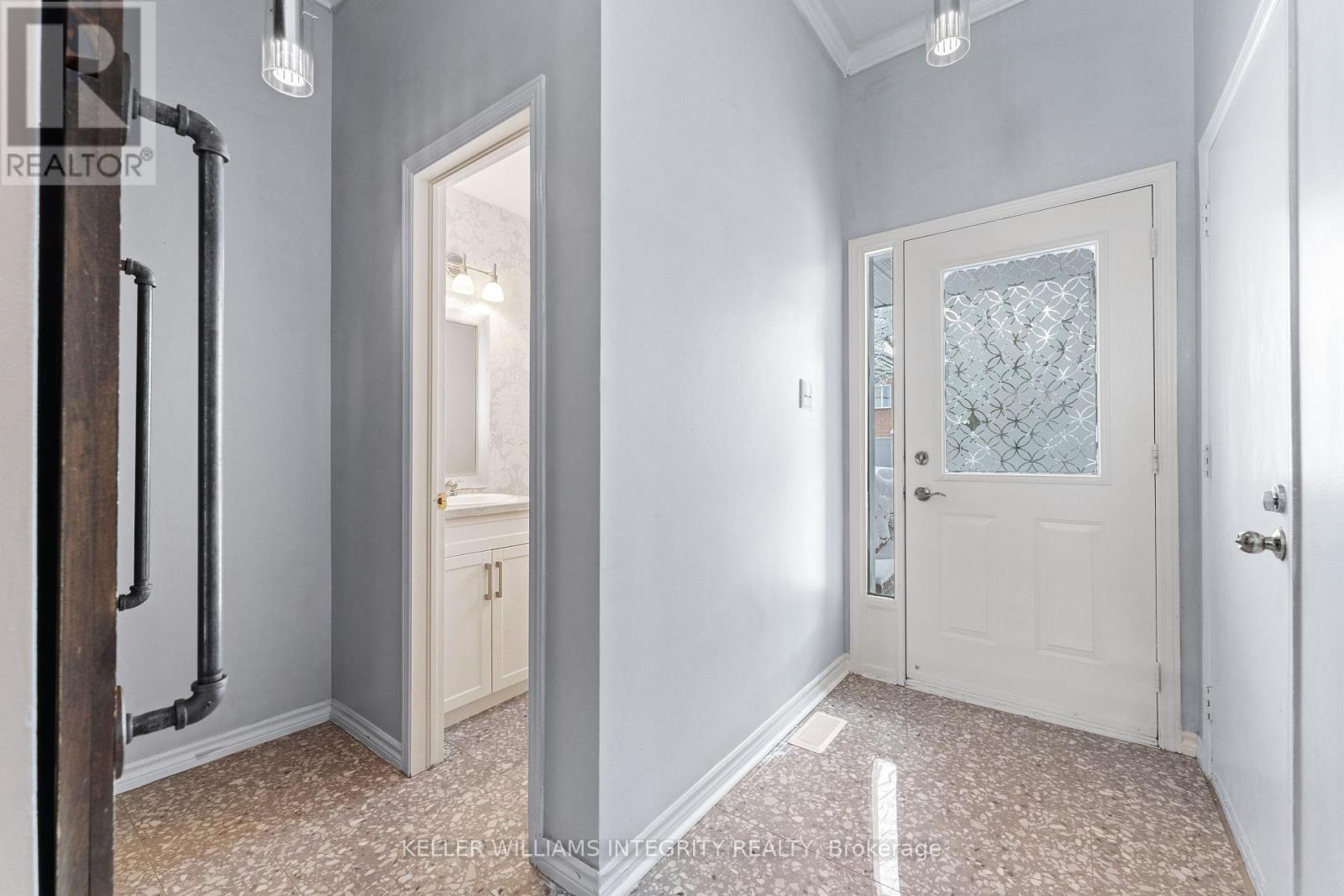 Property at 58 SHEPPARD'S GLEN AVENUE image 2