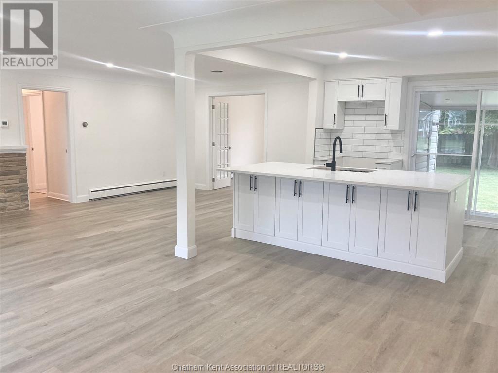 Property at 561 Lacroix STREET image 3