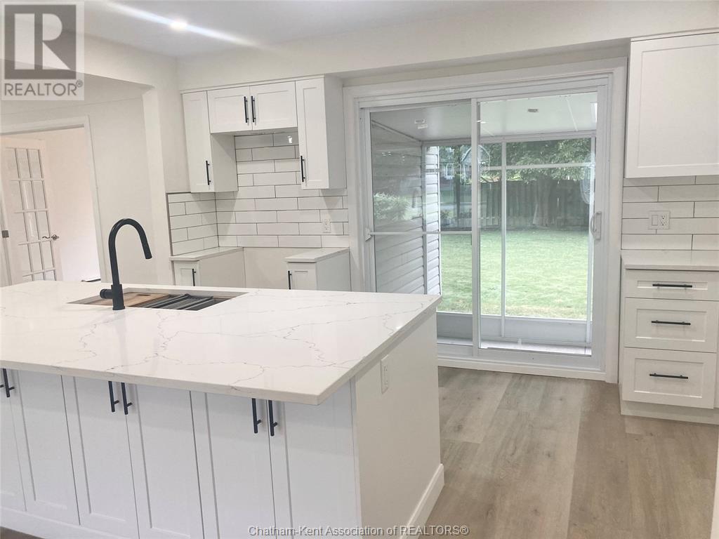 Property at 561 Lacroix STREET image 5