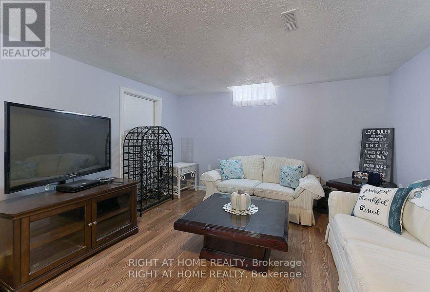 884 Southgate Drive S, Oshawa, Ontario  L1H 7Z9 - Photo 8 - E12073628