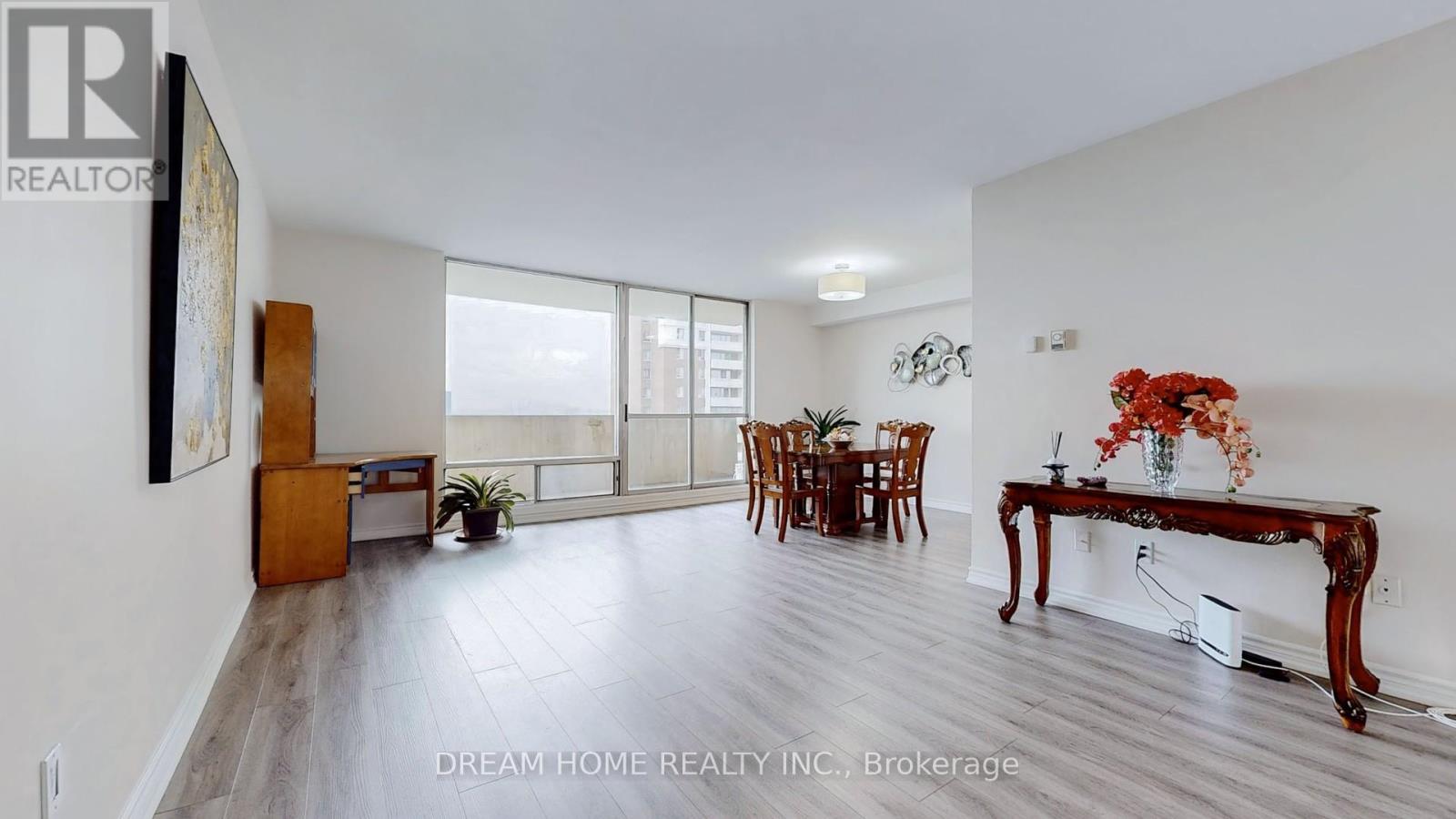 1815 - 5 Massey Square, Toronto (Crescent Town), Ontario  M4C 5L6 - Photo 8 - E12073658