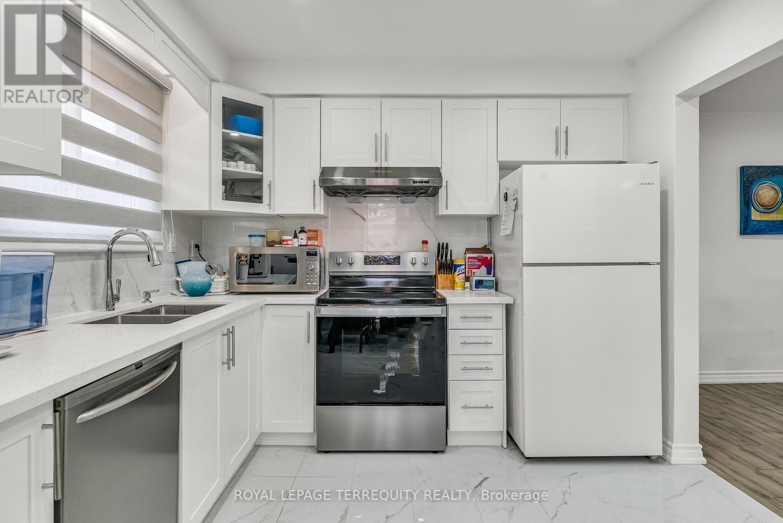 15 Madonna Gardens, Toronto, Ontario  M9L 2T5 - Photo 11 - W12073645