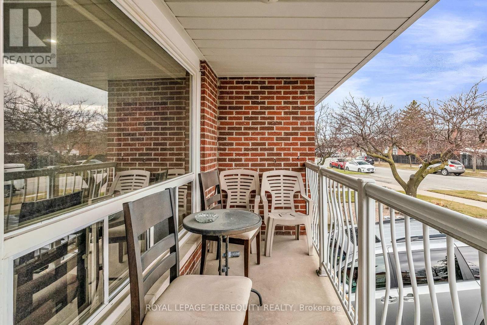 15 Madonna Gardens, Toronto, Ontario  M9L 2T5 - Photo 15 - W12073645