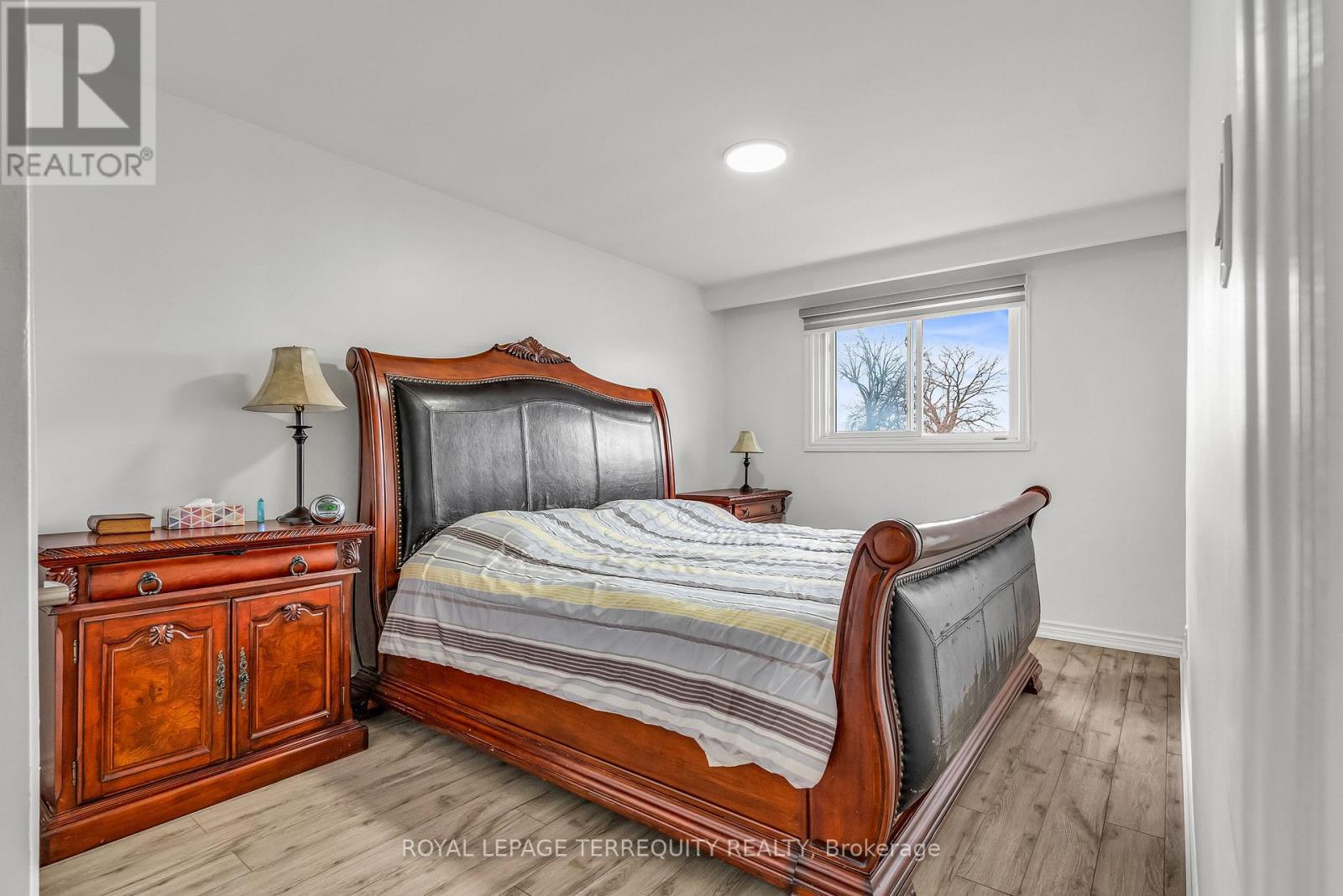 15 Madonna Gardens, Toronto, Ontario  M9L 2T5 - Photo 16 - W12073645