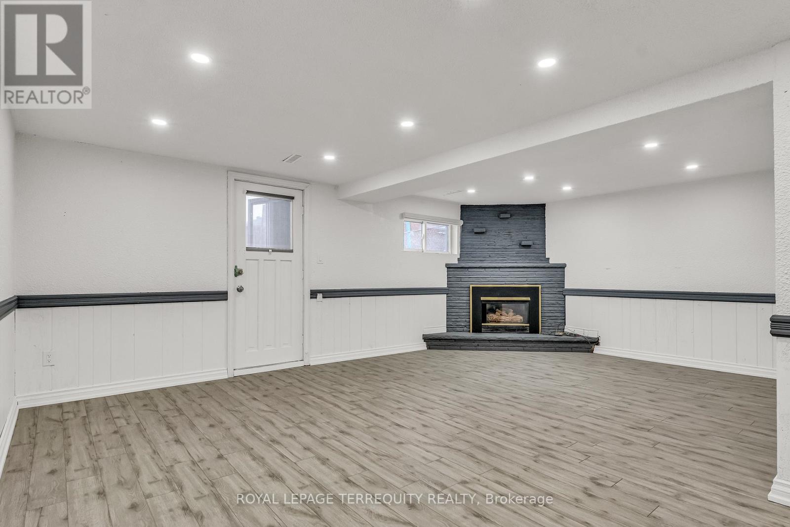 15 Madonna Gardens, Toronto, Ontario  M9L 2T5 - Photo 26 - W12073645