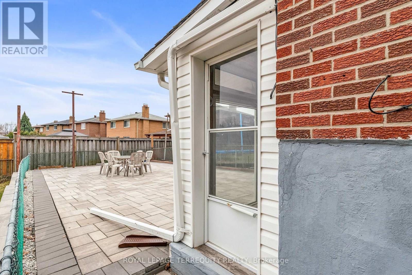 15 Madonna Gardens, Toronto, Ontario  M9L 2T5 - Photo 30 - W12073645
