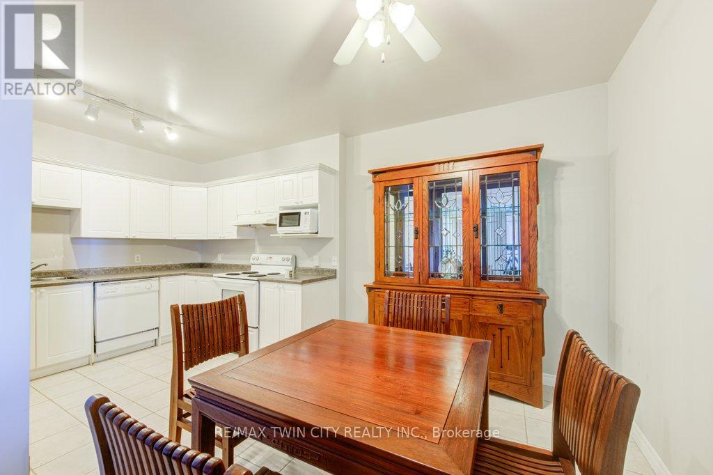 1001 - 255 Keats Way, Waterloo, Ontario  N2L 6N6 - Photo 14 - X12073649