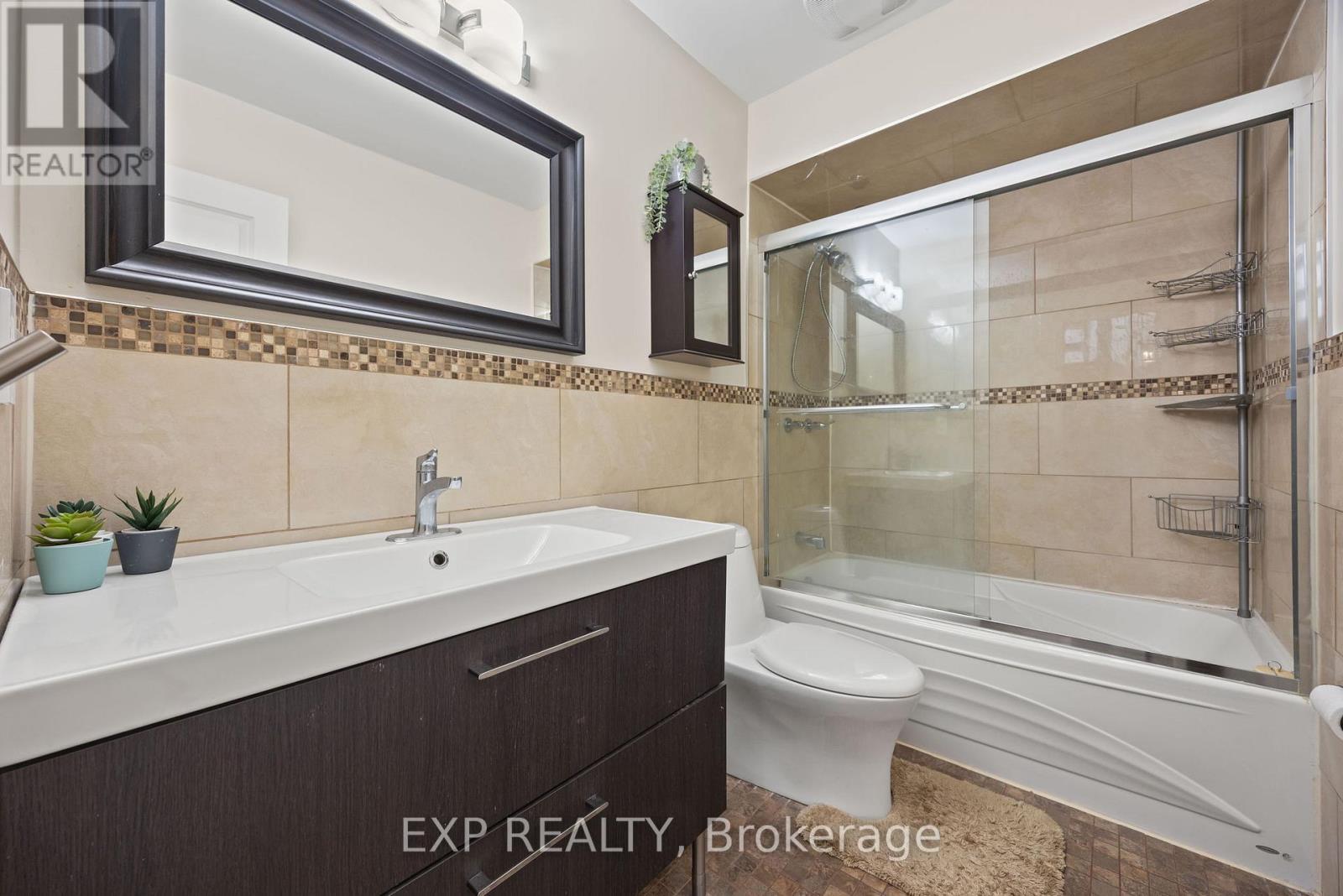 28 - 1250 Marlborough Court, Oakville, Ontario  L6H 2W7 - Photo 21 - W12073690
