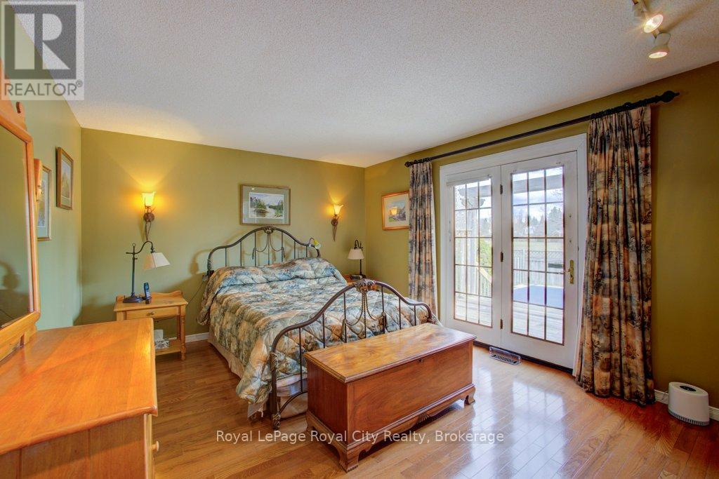 227 Dimson Avenue, Guelph, Ontario  N1G 3C7 - Photo 15 - X12073695