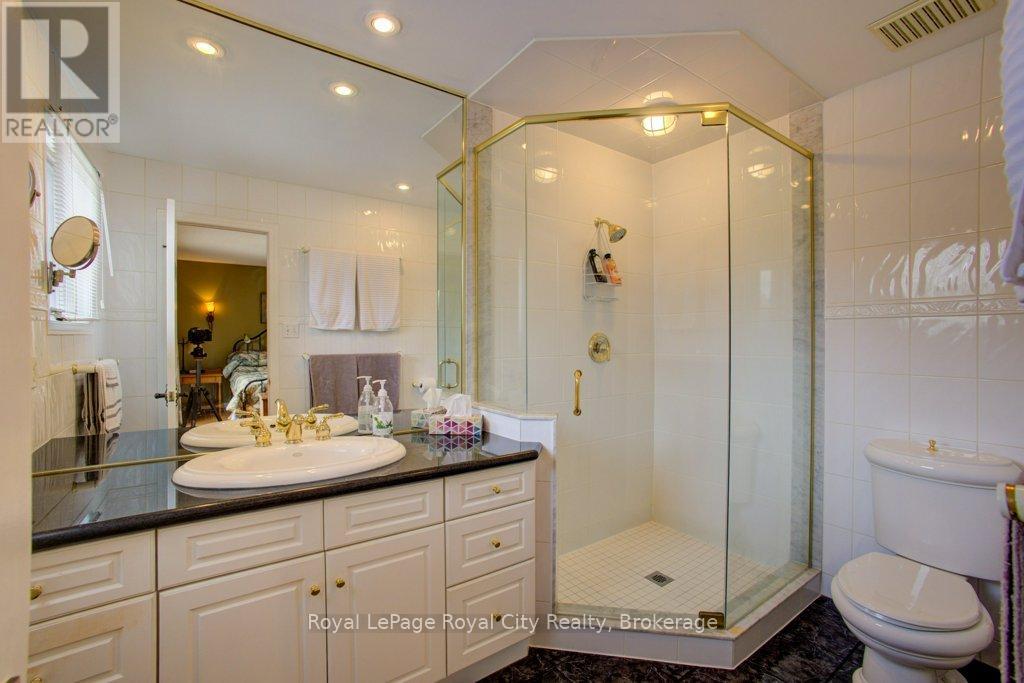 227 Dimson Avenue, Guelph, Ontario  N1G 3C7 - Photo 16 - X12073695