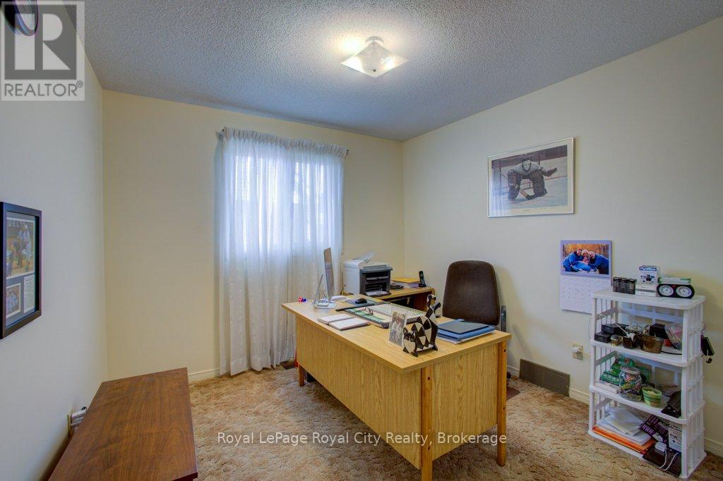 227 Dimson Avenue, Guelph, Ontario  N1G 3C7 - Photo 17 - X12073695