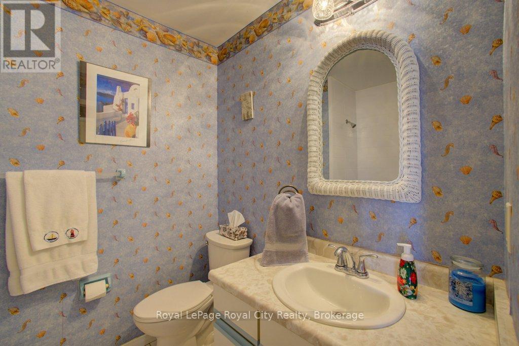 227 Dimson Avenue, Guelph, Ontario  N1G 3C7 - Photo 18 - X12073695
