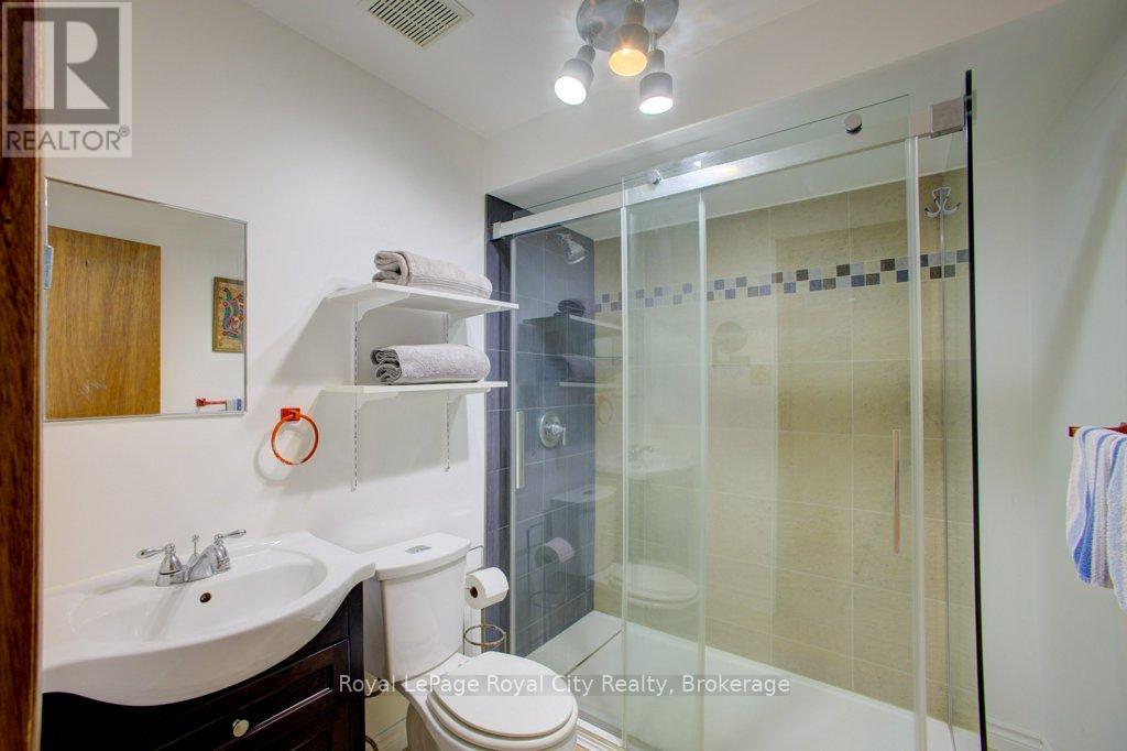 227 Dimson Avenue, Guelph, Ontario  N1G 3C7 - Photo 27 - X12073695