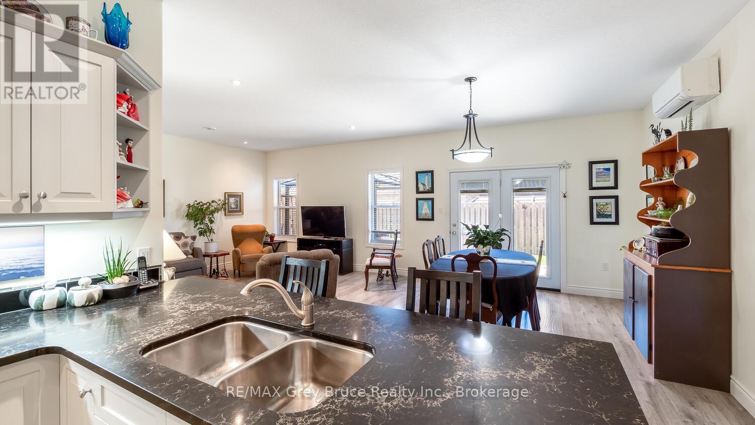 19 - 246 Grey Street S, Saugeen Shores, Ontario  N0H 2L0 - Photo 15 - X12073713
