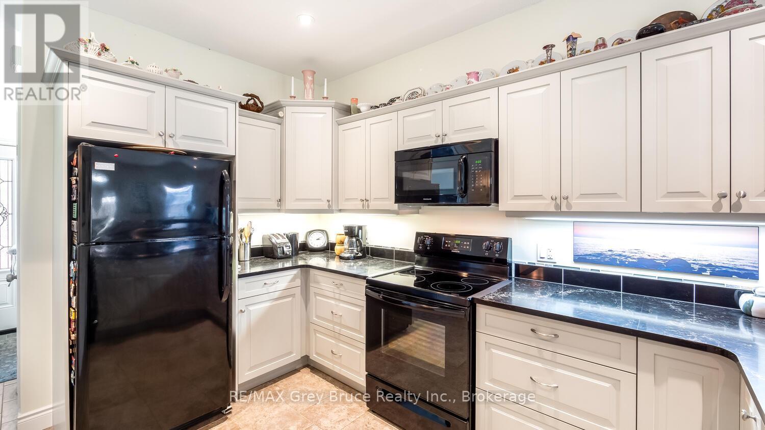 19 - 246 Grey Street S, Saugeen Shores, Ontario  N0H 2L0 - Photo 16 - X12073713