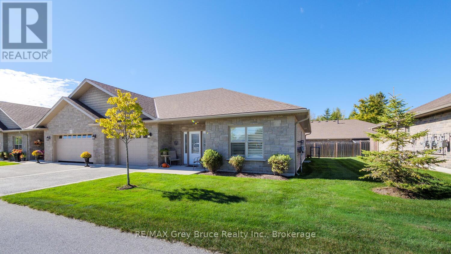 19 - 246 Grey Street S, Saugeen Shores, Ontario  N0H 2L0 - Photo 2 - X12073713