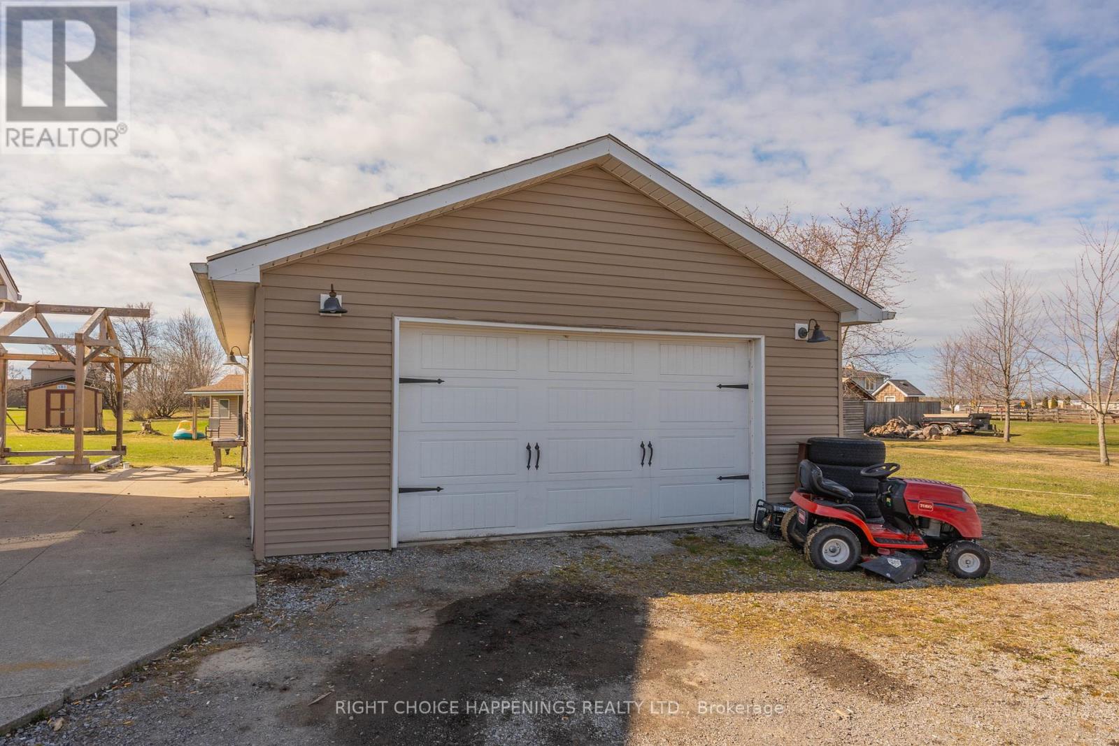 Property at 4543 3 HIGHWAY image 5