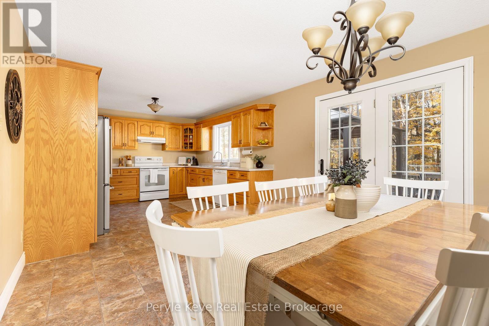 80 Stephenson Rd 7 E, Huntsville, Ontario  P0B 1M0 - Photo 18 - X12073725