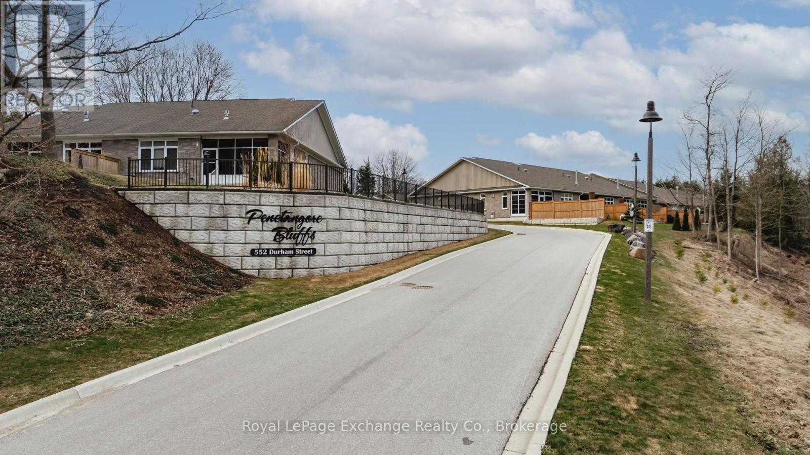 14 - 552 Durham Street, Kincardine, Ontario  N0G 0G5 - Photo 4 - X12069399