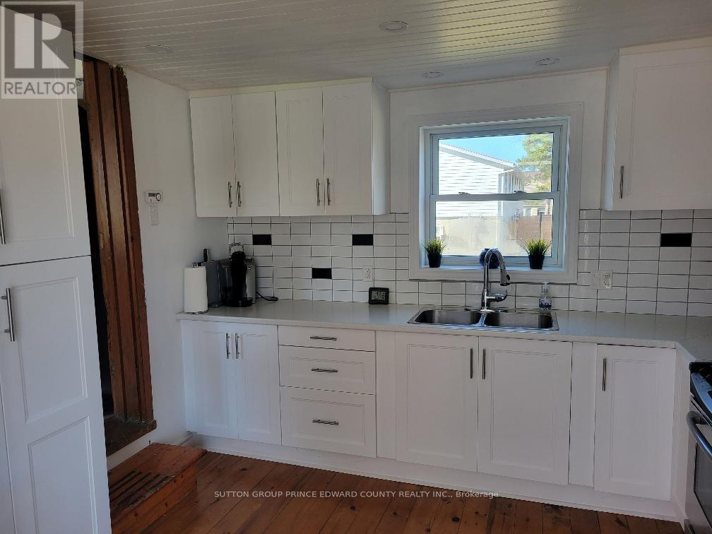1724b County Road 10 Road, Prince Edward County (Athol Ward), Ontario  K0K 1P0 - Photo 21 - X12073790