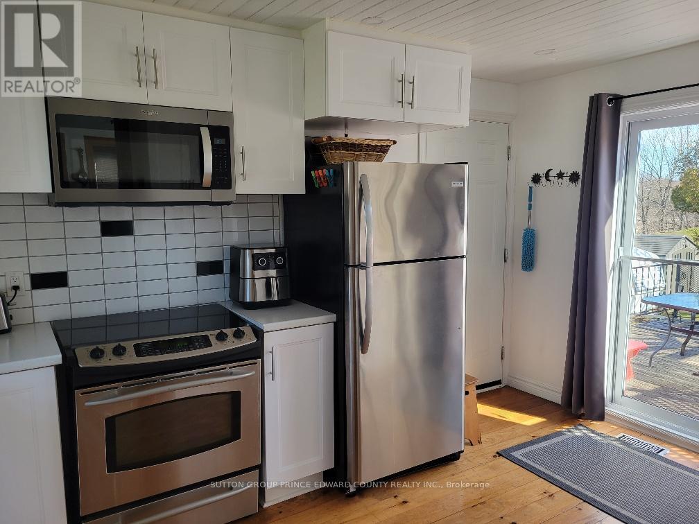 1724b County Road 10 Road, Prince Edward County (Athol Ward), Ontario  K0K 1P0 - Photo 23 - X12073790