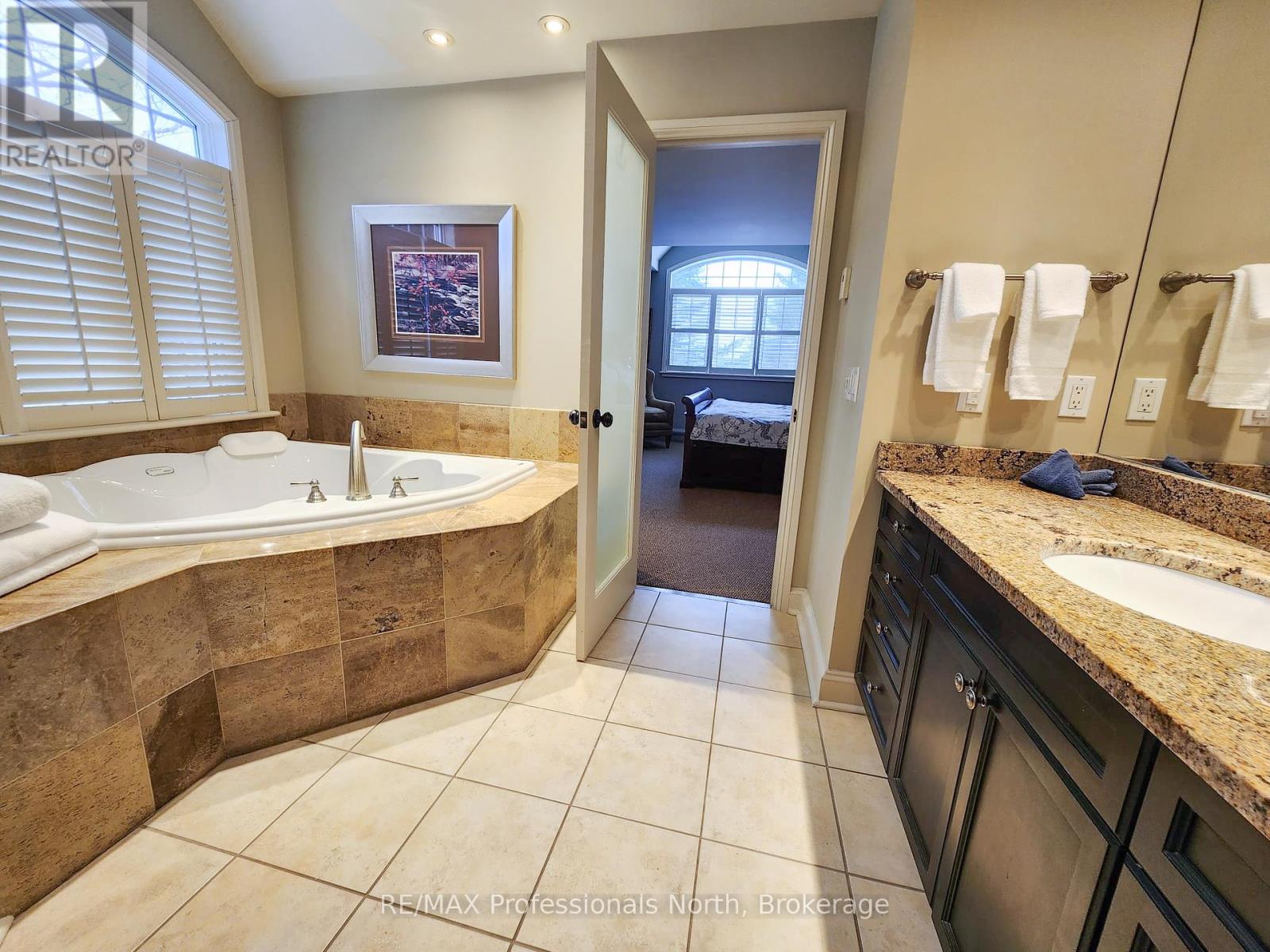 C6/w1 - 3876 Muskoka 118 Road, Muskoka Lakes, Ontario  P0B 1J0 - Photo 12 - X12073810